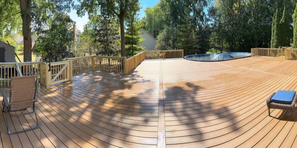 Newly finished suburban deck project